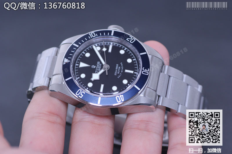 高仿帝舵手表-HERITAGE BLACK BAY系列小蓝花79220B不锈钢表带腕表